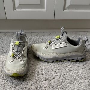On Running Trail Women's Sneakers in Lime, White and Gray